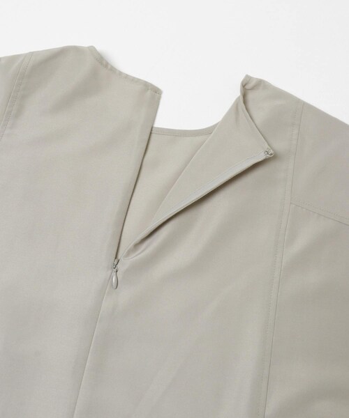 URBAN RESEARCH DOORS（アーバンリサーチドアーズ）の「タックフレアペプラムブラウス（シャツ/ブラウス・レディース・GREGE/BLACK・Free）」の9枚目の写真