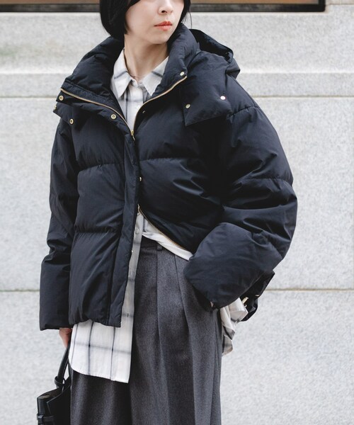 URBAN RESEARCH(アーバンリサーチ)の「2WAYフーデットダウンコート(その他アウター・レディース・OFF WHITE/BEIGE/BLACK・36/38)」の4枚目の写真