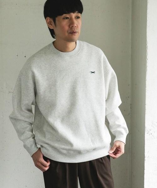 URBAN RESEARCH DOORS(アーバンリサーチドアーズ)の「『XLサイズ/WEB限定』『別注』PENNEYS×DOORS THE FOX クルーネックスウェット(スウェット・メンズ・BEIGE/ASH/CHARCOAL/RED・M/L/XL)」の9枚目の写真