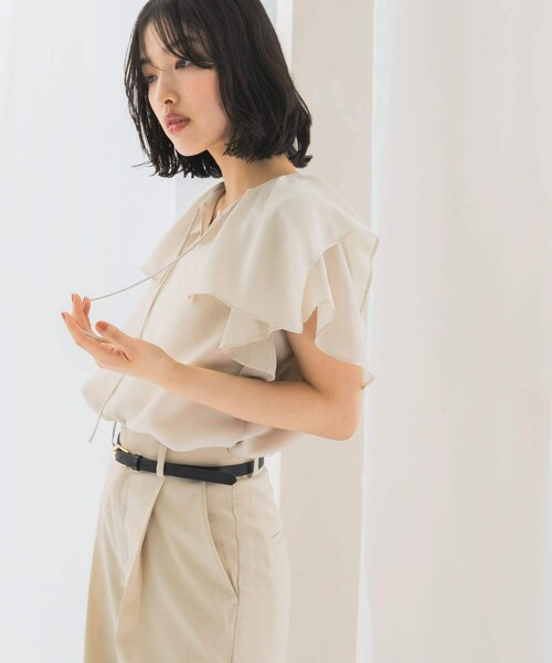 URBAN RESEARCH ROSSO（アーバンリサーチロッソ）の「イージーケアフリルブラウス（シャツ/ブラウス・レディース・OFF WHITE/TOMATO/BLACK・FREE）」の9枚目の写真