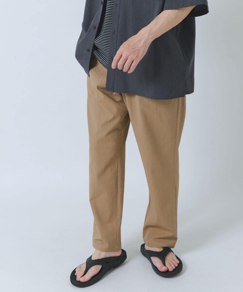 ITEMS URBANRESEARCH(アイテムズ アーバンリサーチ)の「『接触冷感/イージーケア/吸水速乾/撥水/防汚』高機能シアサッカー イージートラウザー(楽着シリーズ)(その他パンツ・メンズ・BLACK/BEIGE/L.BLUE・M/L)」の17枚目の写真