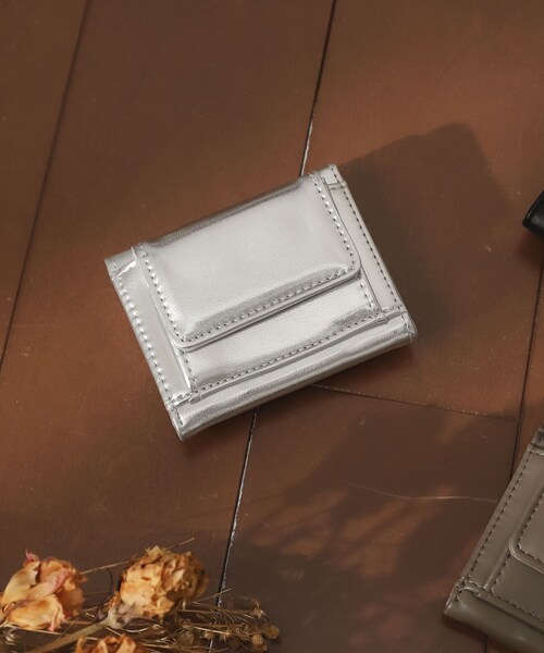 SENSE OF PLACE by URBAN RESEARCH（センスオブプレイスバイアーバンリサーチ）の「ミニマムコンパクトウォレット（財布・レディース・SILVER/BLACK/MOCHA・one）」の4枚目の写真