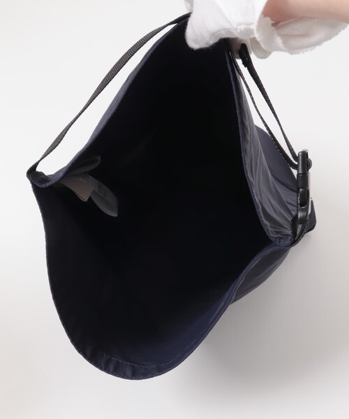 URBAN RESEARCH DOORS(アーバンリサーチドアーズ)の「撥水ロールアップバッグ(KIDS)(その他・キッズ・NVY×GRN/PNK×NVY・One)」の8枚目の写真