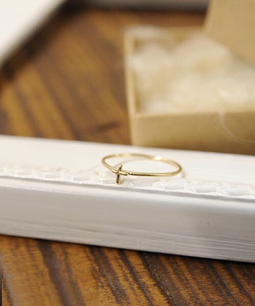 URBAN RESEARCH DOORS(アーバンリサーチドアーズ)の「K10GD Cross Ring(リング・レディース・GOLD・3/5/7/9/11)」の1枚目の写真