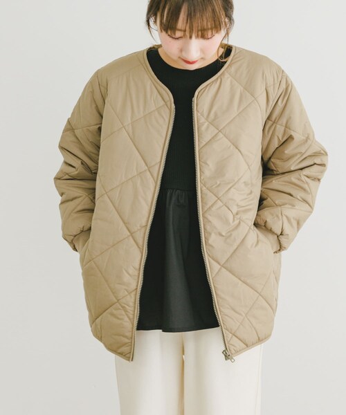 ITEMS URBANRESEARCH(アイテムズ アーバンリサーチ)の「中綿キルトノーカラージャケット(その他アウター・レディース・CHA/L.BEIGE/BEG/BLK・FREE)」の4枚目の写真