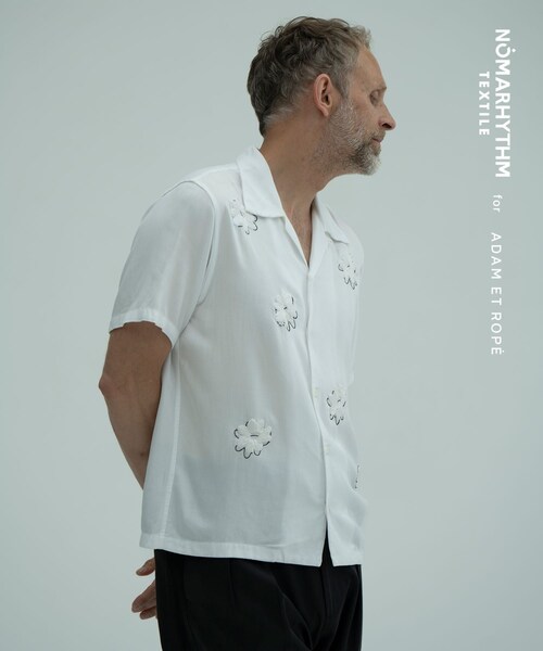 ADAM ET ROPE'(アダムエロペ)の「【NOMARHYTHM TEXTILE for ADAM ET ROPE'】EX Flower Embroidery SS Shirt(シャツ/ブラウス・メンズ・ブラック/キナリ・3/4)」の5枚目の写真