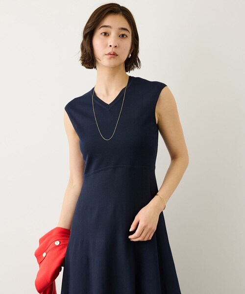ROPE'(ロペ)の「LEVITA ニットワンピース/接触冷感・イージーケア(ワンピース・レディース・ベージュ/ネイビー・F)」の17枚目の写真