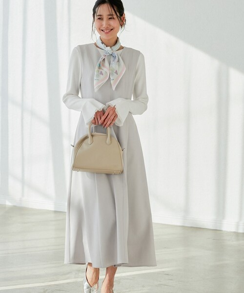 ROPE' PICNIC（ロペピクニック）の「【花粉ガード】クリアツイルジャンパースカート/セレモニー・通勤対応・セットアップ対応（ジャンパースカート・レディース・ライトグレー/キャメル系/ネイビー・36/38）」の2枚目の写真