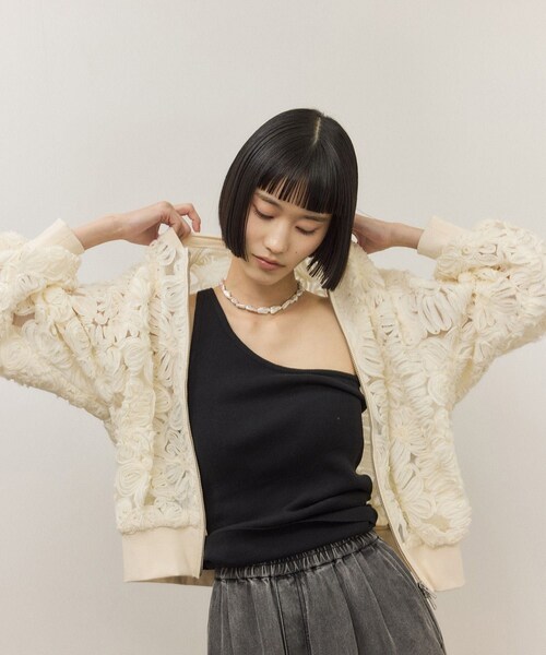 ADAM ET ROPE'（アダムエロペ）の「シルク混ワンショルタンクトップ（タンクトップ・レディース・ブラック/ダークブラウン系/ブルー系・F）」の12枚目の写真