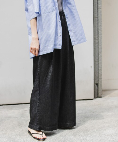 URBAN RESEARCH DOORS（アーバンリサーチドアーズ）の「FORK&SPOON　セルロースデニムワイドパンツ（デニムパンツ・レディース・BLACK/BLUE・1/2）」の8枚目の写真