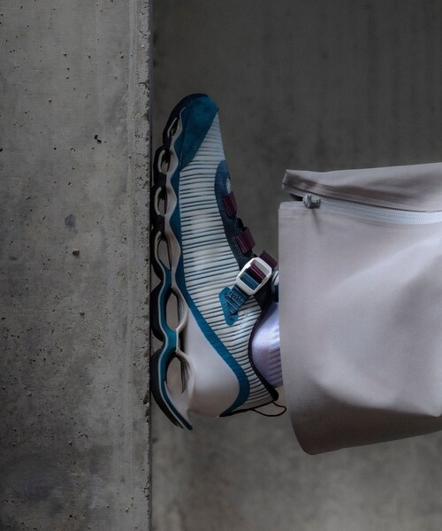 ADAM ET ROPE'(アダムエロペ)の「【MIZUNO(ミズノ)】WAVE PROPHECY STRAP2(スニーカー・レディース・チャコール/ライトグリーン・23/24/25)」の19枚目の写真