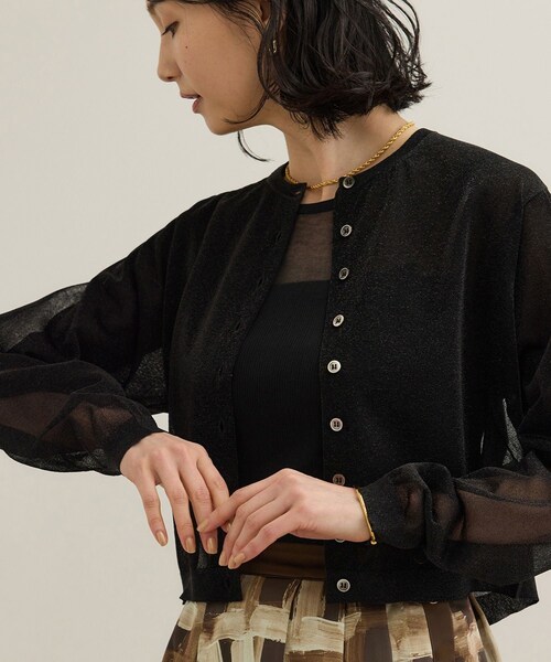 ROPE'(ロペ)の「【洗える】シャイニーラメカーディガン(カーディガン/ボレロ・レディース・ブラック/オフホワイト/ピンク・F)」の2枚目の写真