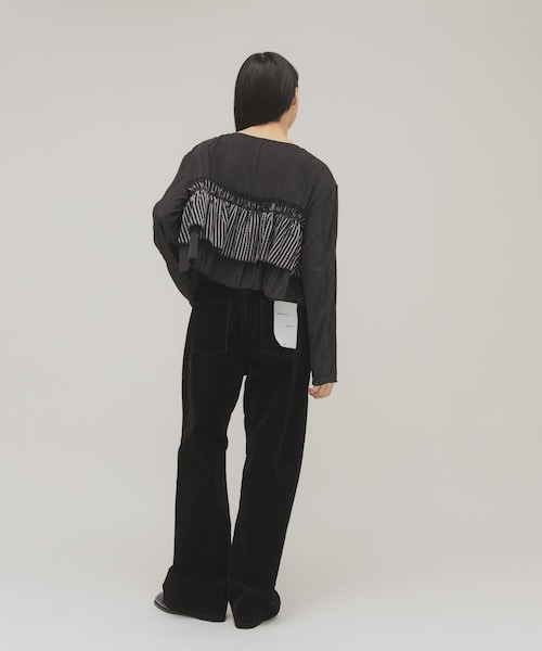 KBF（ケイビーエフ）の「フリルレイヤードブラウス（シャツ/ブラウス・レディース・IVORY/NAVY×IVO/BLACK・One）」の19枚目の写真