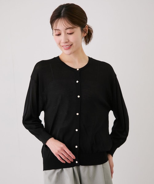 Jayro(ジャイロ)の「ドロップショルダークルーネックカーディガン(ニット/セーター・レディース・ブラック/ホワイト/ホワイト系/ネイビー/ブルー/ブルー系/オレンジ系/イエロー・M)」の3枚目の写真