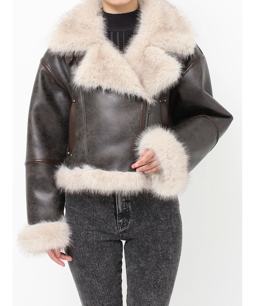 MURUA（ムルーア）の「アンイーブンショートフェイクムートンジャケット（ムートンコート・レディース・アイボリー/ブラック/ブラウン/カーキ/キャメル・F）」の13枚目の写真