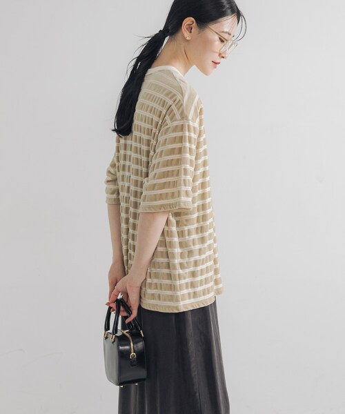 URBAN RESEARCH（アーバンリサーチ）の「ベロアボーダーカットソー（Tシャツ/カットソー・レディース・BEIGE/DARK BROWN・FREE）」の15枚目の写真