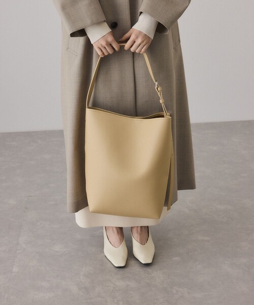ADAM ET ROPE'(アダムエロペ)の「ワンハンドルバッグ(ショルダーバッグ・レディース・ブラック/ベージュ系・F)」の14枚目の写真