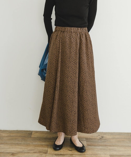 ITEMS URBANRESEARCH（アイテムズ アーバンリサーチ）の「ガラロングスカート（スカート・レディース・BLK/BRN・FREE）」の2枚目の写真