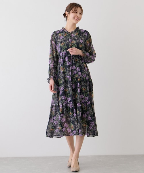 Jayro(ジャイロ)の「フリルネック花柄ワンピース(ワンピース・レディース・ホワイト系/ネイビー系・F)」の2枚目の写真