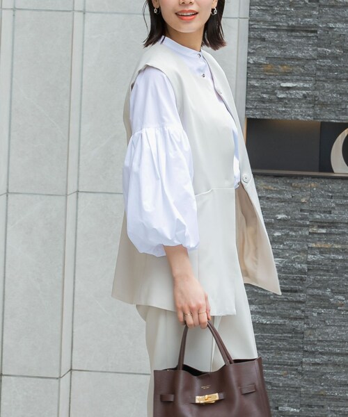 URBAN RESEARCH ROSSO(アーバンリサーチロッソ)の「『WEB/一部店舗限定』『SHORT/TALLサイズあり』ペプラムジレ+テーパードパンツ(セットアップ・レディース・ECRU/NAVY/BLACK・Short/36/38/TALL)」の6枚目の写真