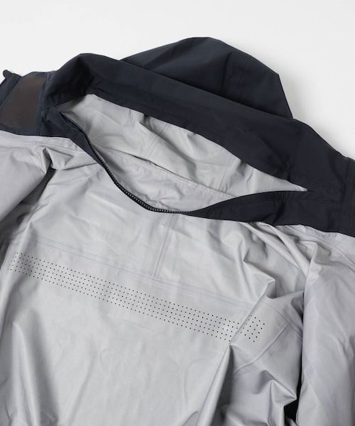 URBAN RESEARCH（アーバンリサーチ）の「Descente　D/V HARD SHELL JACKET（テーラードジャケット・メンズ・GY12/NV01・M/L/O）」の9枚目の写真