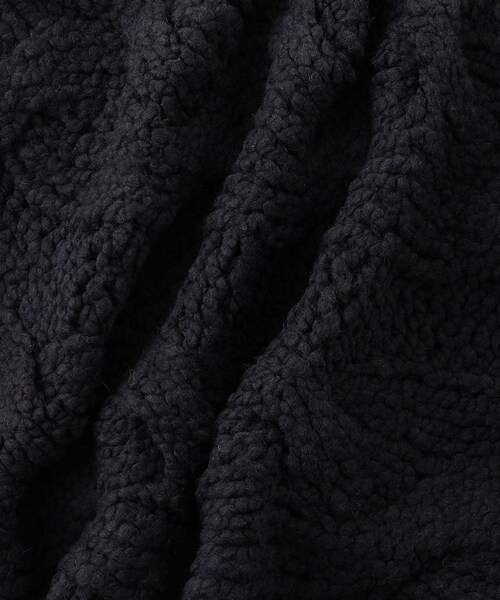 ADAM ET ROPE'(アダムエロペ)の「【IRONING(アイロニング)】cable cape ケーブルケープ(マフラー・レディース・ホワイト/ネイビー・F)」の16枚目の写真