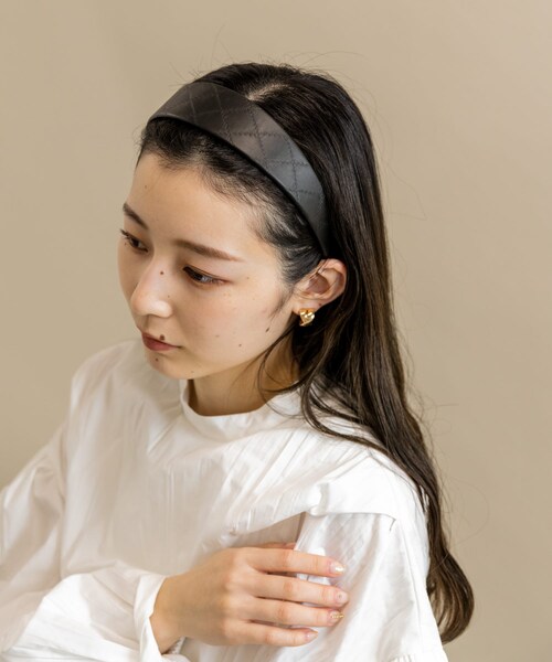 SMELLY（スメリー）の「フェイクレザーカチューシャ（カチューシャ・レディース・BLK・-）」の4枚目の写真
