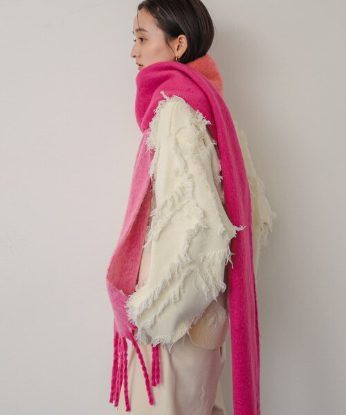 SENSE OF PLACE by URBAN RESEARCH（センスオブプレイスバイアーバンリサーチ）の「『一部WEB限定カラー』パネルボーダーストール（マフラー・レディース・RED/GREEN/YELLOW/ORANGE・one）」の13枚目の写真