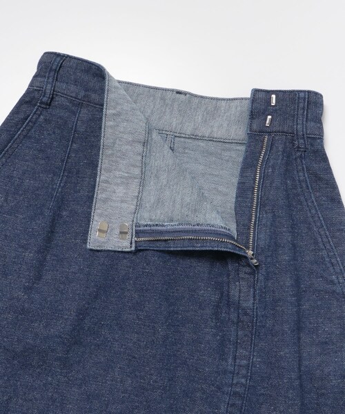 URBAN RESEARCH(アーバンリサーチ)の「綿麻デニムタイトスカート(デニムスカート・レディース・INDIGO/L.BLUE・36/38)」の12枚目の写真