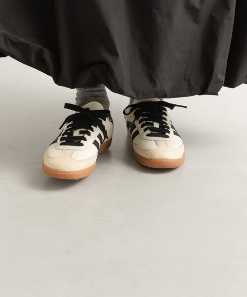 URBAN RESEARCH DOORS（アーバンリサーチドアーズ）の「adidas　SAMBA OG W（スニーカー・レディース・クリーム・23.5/24/24.5）」の3枚目の写真