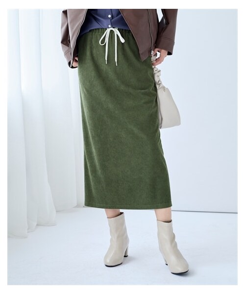 nissen（ニッセン）の「カットコーデュロイバックスリットナロースカート＜大きいサイズ有＞（スカート・レディース・グレージュ/ライトブラウン/黒/オリーブグリーン/チャコールグレー/ターコイズブルー/ライトピンク・L/LL/3L/4L/5L/6L/8L/10L/S/M）」の10枚目の写真