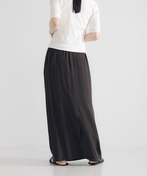 URBAN RESEARCH（アーバンリサーチ）の「キュプラレーヨンギャザーIラインスカート（スカート・レディース・BROWN/BEIGE・36/38）」の17枚目の写真