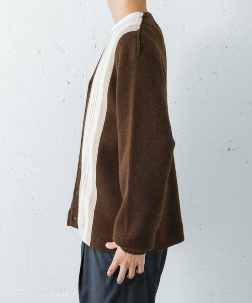 URBAN RESEARCH（アーバンリサーチ）の「UNDYED ALPACA STRIPE CARDIGAN（カーディガン/ボレロ・メンズ・BLACK/BROWN・3/4）」の11枚目の写真