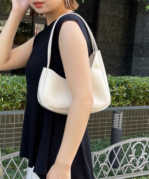 SENSE OF PLACE by URBAN RESEARCH（センスオブプレイスバイアーバンリサーチ）の「ラウンドハンドバッグ（ハンドバッグ・レディース・BLUE/IVORY/BLACK・one/One）」の9枚目の写真