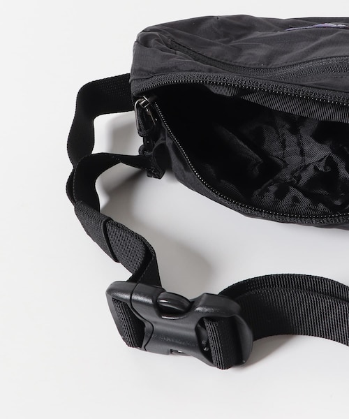 URBAN RESEARCH DOORS（アーバンリサーチドアーズ）の「patagonia　Terravia Mini Hip Pack（ボディバッグ/ウエストポーチ・レディース・BLK/BTRY/SLPU/LMSP・one）」の7枚目の写真