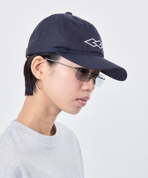 ADAM ET ROPE'（アダムエロペ）の「UMBRO×BELPER×M_24SS COTTON CAP（キャップ・レディース・ブラック/ベージュ系/ネイビー・F）」の9枚目の写真