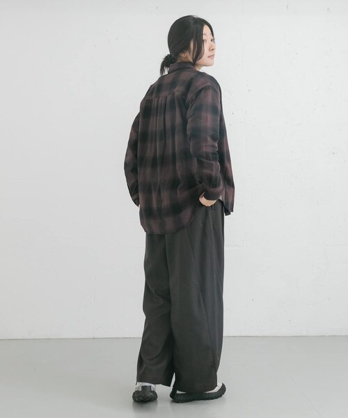 EKAL（エカル）の「製品染オンブレーチェックシャツ（シャツ/ブラウス・レディース・グレージュ/ブラウン・one）」の10枚目の写真