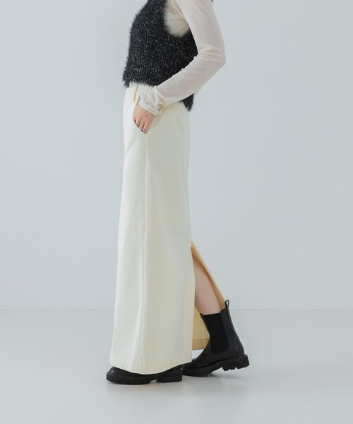 URBAN RESEARCH(アーバンリサーチ)の「トリコットコーデュロイスカート(スカート・レディース・BROWN/OFF WHITE・36/38)」の4枚目の写真