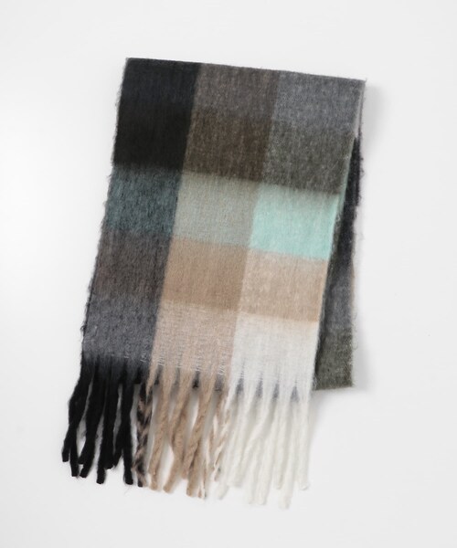 URBAN RESEARCH Sonny Label（アーバンリサーチサニーレーベル）の「フラッフィーボリュームチェックマフラー（マフラー・レディース・オレンジ系/グリーン系/ブラウン系・One）」の9枚目の写真