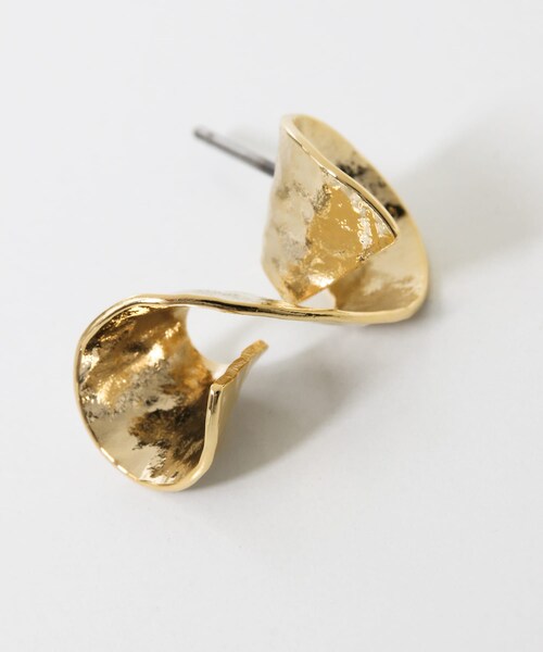 URBAN RESEARCH DOORS（アーバンリサーチドアーズ）の「ツイストプレートピアス∴（ピアス（両耳用）・レディース・SILVER/GOLD・one/One）」の9枚目の写真