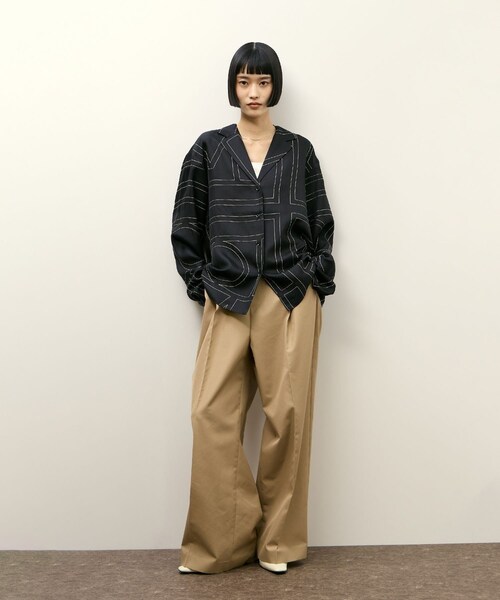 ADAM ET ROPE'(アダムエロペ)の「【PROTAGONISTA for ADAM ET ROPE'】別注 撥水 Chino Pants(チノパンツ・レディース・ベージュ・0/1)」の4枚目の写真