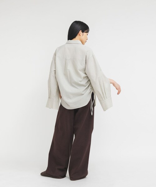 KBF(ケイビーエフ)の「サイドドロストサッカーシャツ(シャツ/ブラウス・レディース・IVO×BLUE/BEIGE×BLK/BLUE×OFF・One)」の19枚目の写真