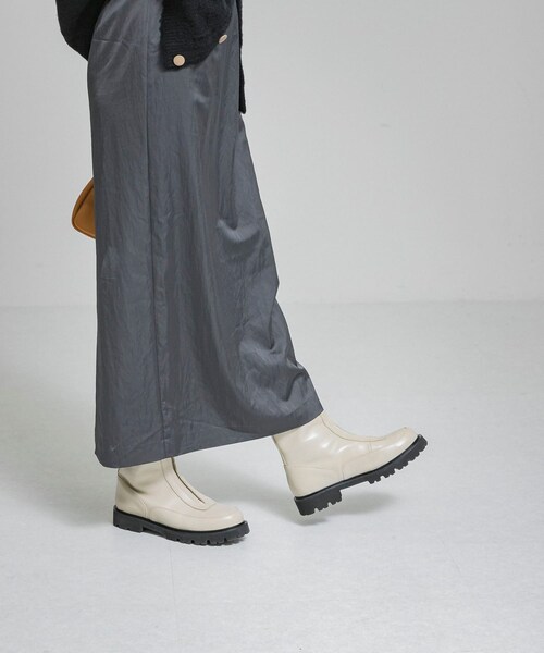 URBAN RESEARCH（アーバンリサーチ）の「『25周年別注』CAMINANDO　CENTER ZIP BOOTS（ブーツ・レディース・BLACK/別注IVORY・6/7/8）」の9枚目の写真