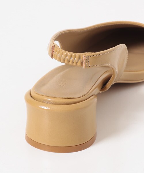 KBF（ケイビーエフ）の「スクエアトゥアシンメトリーパンプス（パンプス・レディース・CAMEL/BLACK・36/37/38）」の11枚目の写真