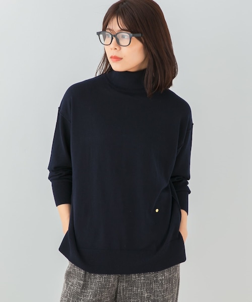 URBAN RESEARCH ROSSO（アーバンリサーチロッソ）の「F by ROSSO　ウォッシャブル抗ピルタートルニット（ニット/セーター・レディース・BEIGE/YELLOW/RED/NAVY・Free）」の2枚目の写真