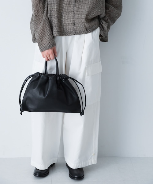 かぐれ（カグレ）の「MORMYRUS　巾着バッグ（その他雑貨・レディース・BLACK・Free）」の3枚目の写真