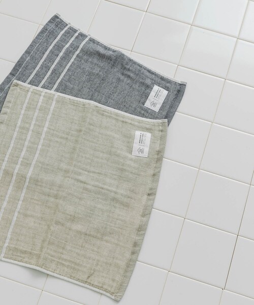 URBAN RESEARCH DOORS（アーバンリサーチドアーズ）の「DOORS LIVING PRODUCTS　ガーゼパイル ハンドタオル（タオル・メンズ・ウォームグレー/シャドウ・-）」の4枚目の写真