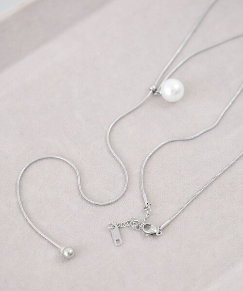 ROPE' PICNIC(ロペピクニック)の「ステンレスビッグパールスライドY字ネックレス(ネックレス・レディース・ゴールド/シルバー・F)」の7枚目の写真