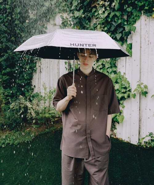 ADAM ET ROPE'(アダムエロペ)の「【HUNTER for ADAM ET ROPE'】別注 ALL WEATHER AUTO COMPACT UMBRELLA 55cm/晴雨兼用(折りたたみ傘・レディース・シルバー・F)」の8枚目の写真