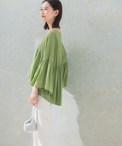URBAN RESEARCH ROSSO（アーバンリサーチロッソ）の「ボリュームギャザーブラウス（シャツ/ブラウス・レディース・white/matcha・FREE）」の13枚目の写真